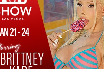 Brittney Kade Brings Glam to AEE