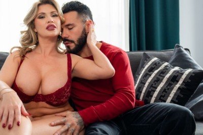 Andie Anderson Steps Out with a Man Whore on Purgatory X