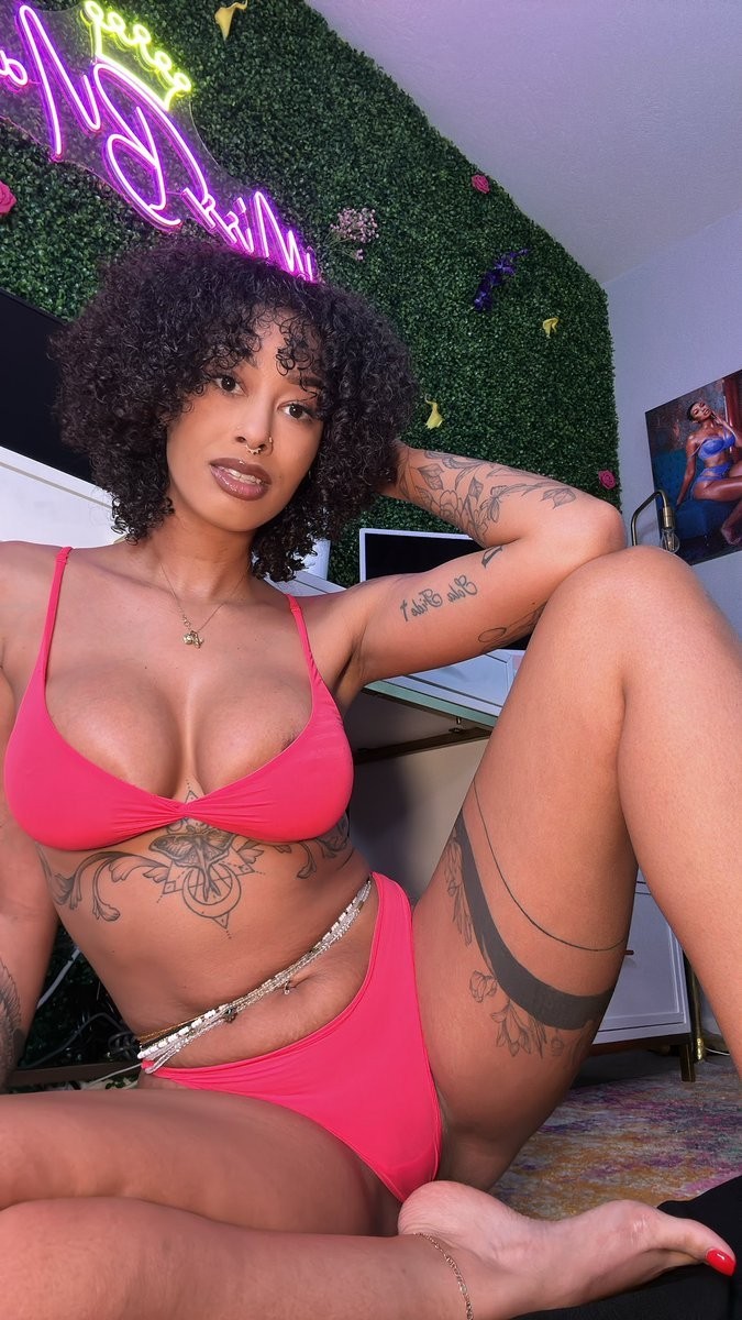 Top 5 OnlyFans Babes You Need to Follow NOW! | Candy.porn