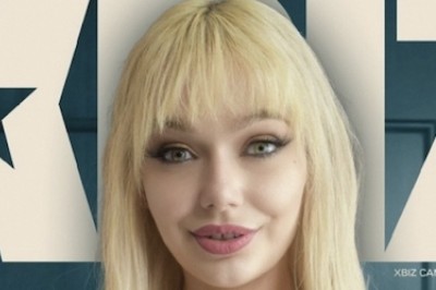 Jessica Starling Scores December Cover of XBIZ’s Cam World & Feature